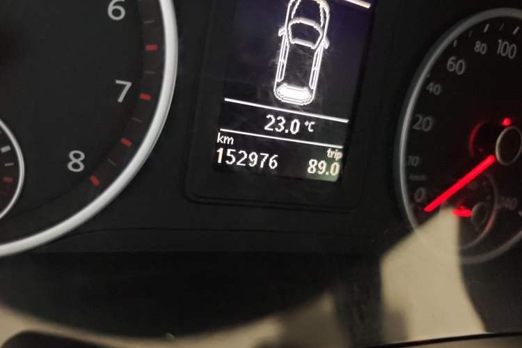 Used Volkswagen Tiguan 2016 280TSI Automatic Two-Wheel Drive Silk Road Comfort Edition Odometer Close Up