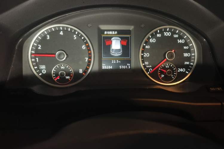 Used Volkswagen Tiguan 2016 300TSI Automatic Two-Wheel Drive Luxury Edition Odometer Close Up