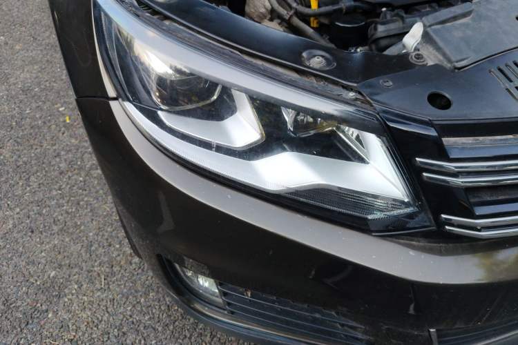 Used Volkswagen Tiguan 2016 300TSI Automatic Two-Wheel Drive Luxury Edition Right Front Headlight