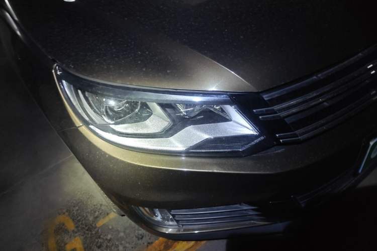 Used Volkswagen Tiguan 2016 300TSI Automatic Two-Wheel Drive Luxury Edition Right Front Headlight