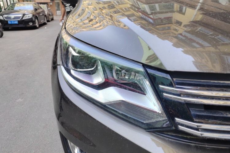 Used Volkswagen Tiguan 2016 300TSI Automatic Two-Wheel Drive Trend Edition Right Front Headlight