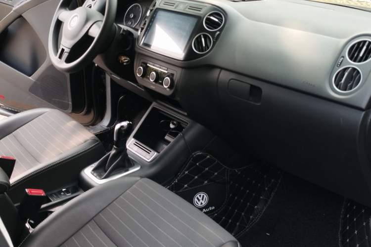 Used Volkswagen Tiguan 2016 280TSI Automatic Two-Wheel-Drive Silk Road Style Edition Right Front Seat