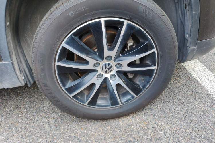 Used Volkswagen Tiguan 2016 300TSI Automatic Two-Wheel Drive Luxury Edition Right Front Wheel Hub