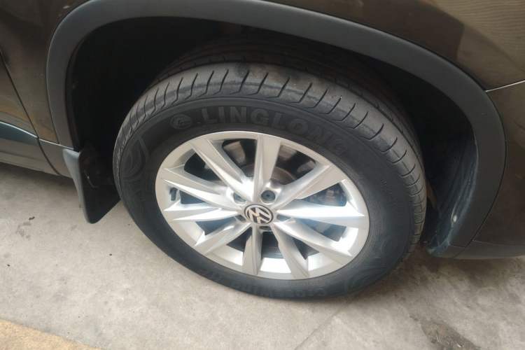Used Volkswagen Tiguan 2016 300TSI Automatic Two-Wheel Drive Comfort Edition Right Front Wheel Hub