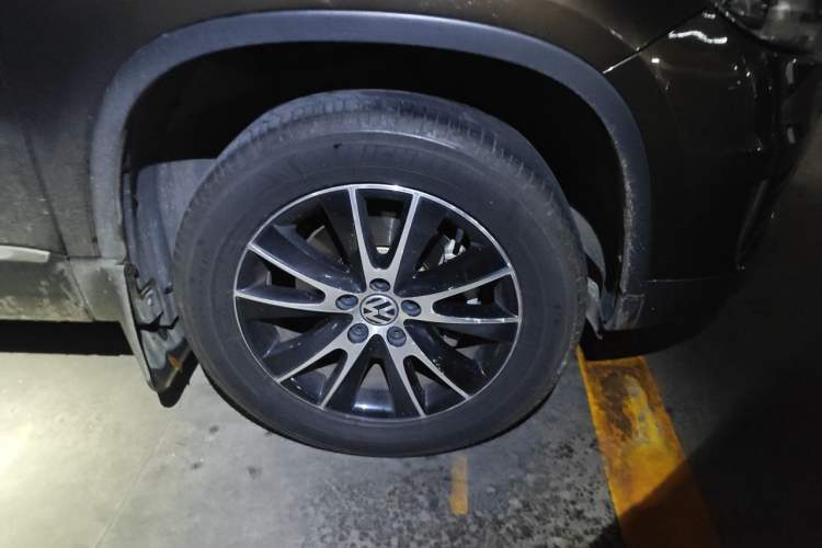 Used Volkswagen Tiguan 2016 300TSI Automatic Two-Wheel Drive Luxury Edition Right Front Wheel Hub