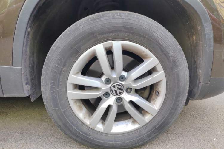 Used Volkswagen Tiguan 2016 300TSI Automatic Two-Wheel Drive Trend Edition Right Front Wheel Hub