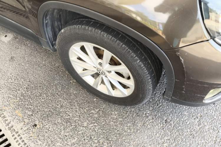 Used Volkswagen Tiguan 2016 280TSI Automatic Two-Wheel-Drive Silk Road Style Edition Right Front Wheel Hub