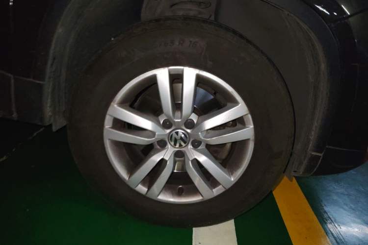 Used Volkswagen Tiguan 2016 300TSI Automatic Two-Wheel Drive Trend Edition Right Front Wheel Hub