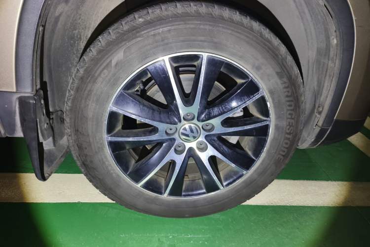 Used Volkswagen Tiguan 2016 300TSI Automatic Two-Wheel Drive Luxury Edition Right Front Wheel Hub