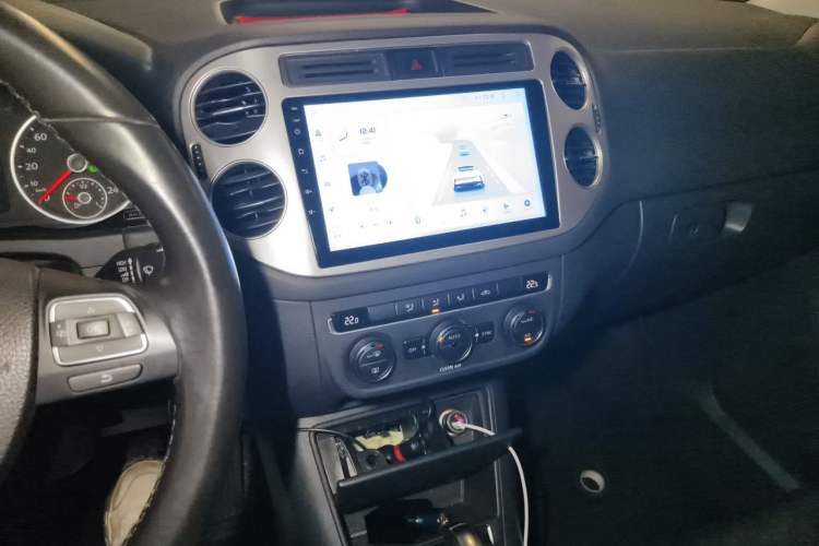 Used Volkswagen Tiguan 2016 300TSI Automatic Two-Wheel Drive Comfort Edition Audio And AC Panel