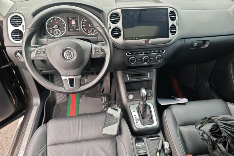 Used Volkswagen Tiguan 2016 300TSI Automatic Two-Wheel Drive Luxury Edition Center Console