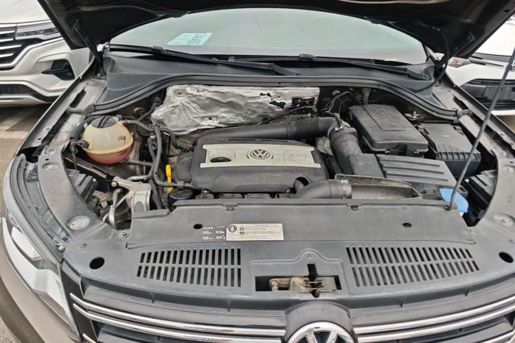Used Volkswagen Tiguan 2016 300TSI Automatic Two-Wheel Drive Luxury Edition Engine Bay