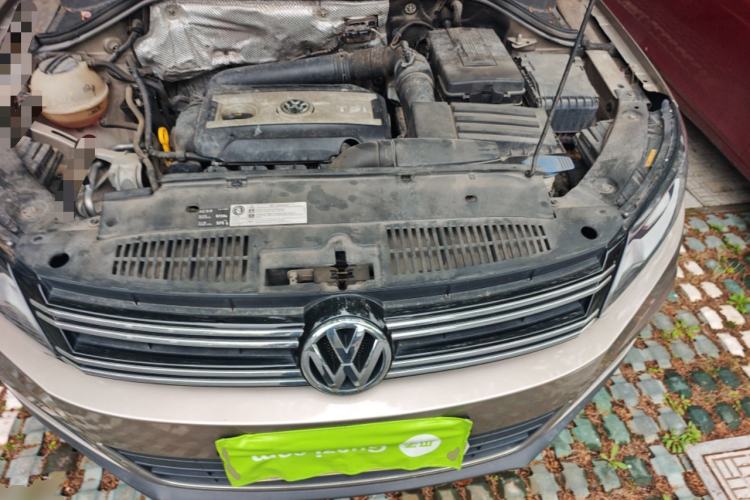 Used Volkswagen Tiguan 2016 300TSI Automatic Two-Wheel Drive Luxury Edition Engine Bay