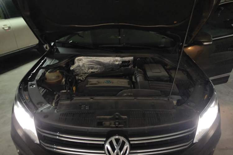 Used Volkswagen Tiguan 2016 300TSI Automatic Two-Wheel Drive Luxury Edition Engine Bay