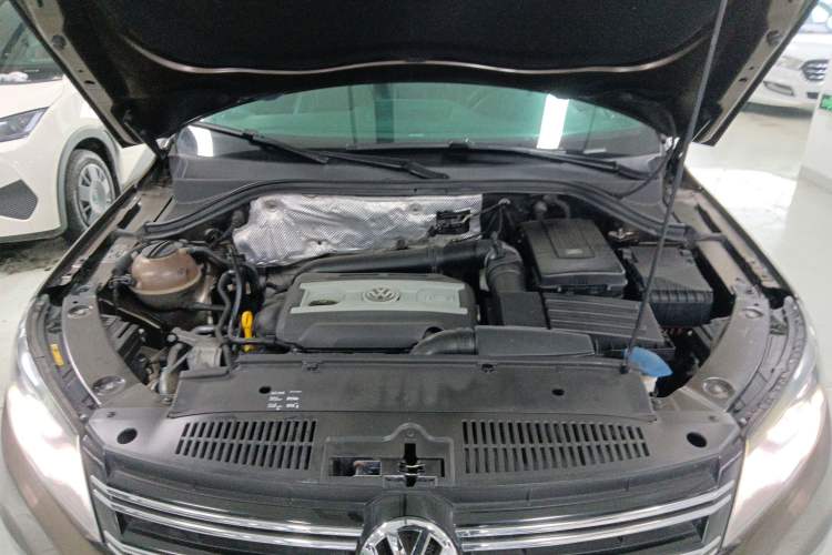 Used Volkswagen Tiguan 2016 300TSI Automatic Two-Wheel Drive Trend Edition Engine Bay