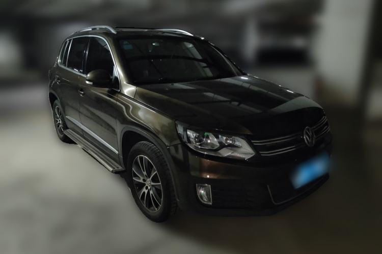 Used Volkswagen Tiguan 2016 300TSI Automatic Two-Wheel Drive Luxury Edition Front Right 45 Deg
