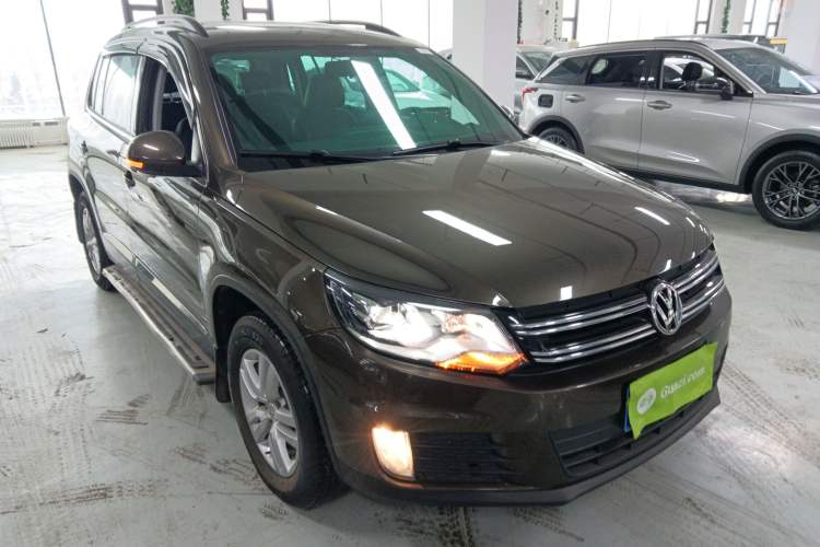 Used Volkswagen Tiguan 2016 300TSI Automatic Two-Wheel Drive Trend Edition Front Right 45 Deg