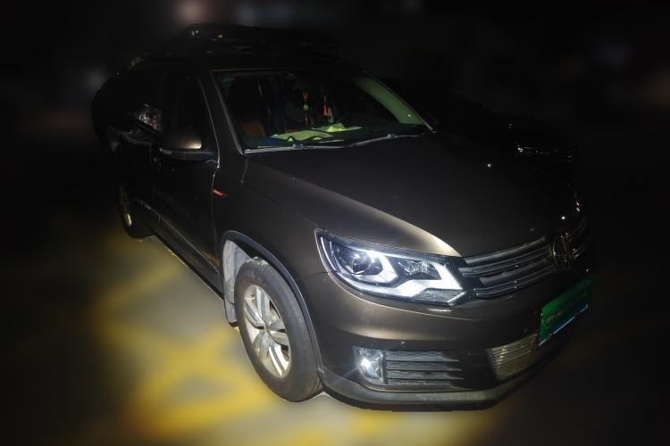 Used Volkswagen Tiguan 2016 300TSI Automatic Two-Wheel Drive Trend Edition Front Right 45 Deg