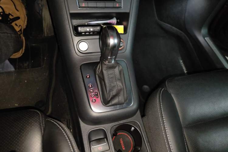 Used Volkswagen Tiguan 2016 300TSI Automatic Two-Wheel Drive Luxury Edition Gear Lever