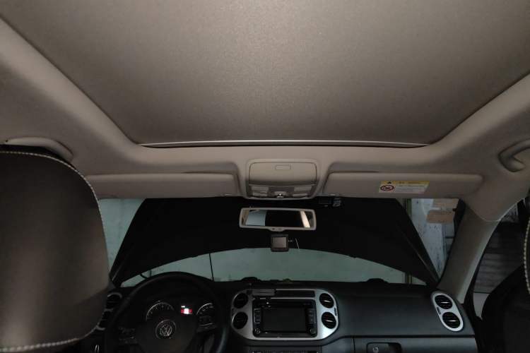 Used Volkswagen Tiguan 2016 300TSI Automatic Two-Wheel Drive Luxury Edition Headliner