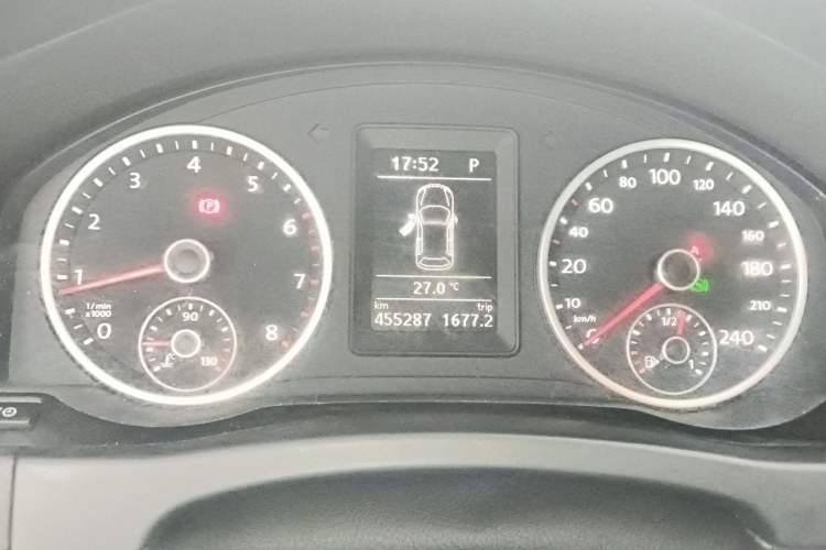 Used Volkswagen Tiguan 2016 280TSI Automatic Two-Wheel-Drive Silk Road Style Edition Instrument Cluster