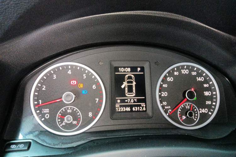 Used Volkswagen Tiguan 2016 300TSI Automatic Two-Wheel Drive Trend Edition Instrument Cluster