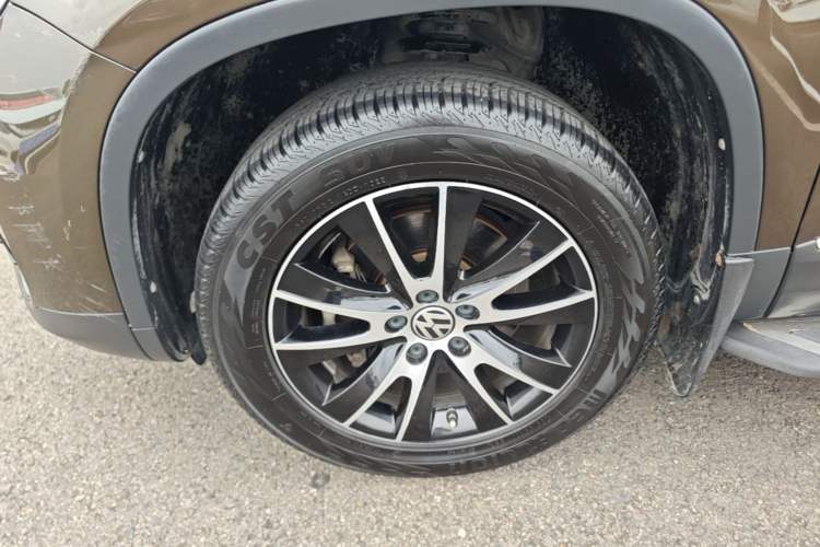 Used Volkswagen Tiguan 2016 300TSI Automatic Two-Wheel Drive Luxury Edition Left Front Wheel Hub