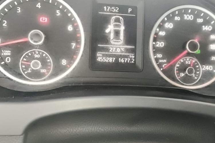 Used Volkswagen Tiguan 2016 280TSI Automatic Two-Wheel-Drive Silk Road Style Edition Odometer Close Up