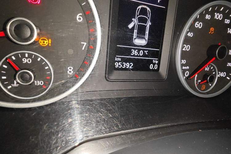 Used Volkswagen Tiguan 2016 300TSI Automatic Two-Wheel Drive Trend Edition Odometer Close Up
