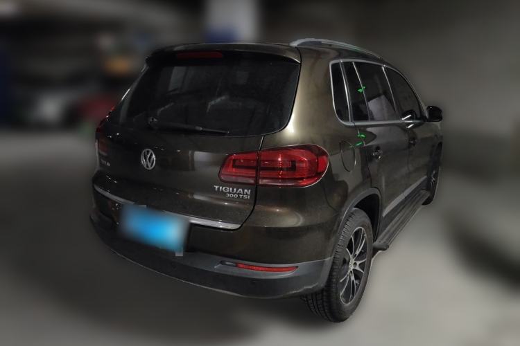 Used Volkswagen Tiguan 2016 300TSI Automatic Two-Wheel Drive Luxury Edition Rear Right 45 Deg
