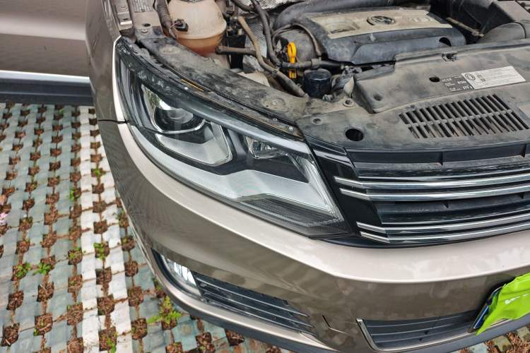 Used Volkswagen Tiguan 2016 300TSI Automatic Two-Wheel Drive Luxury Edition Right Front Headlight