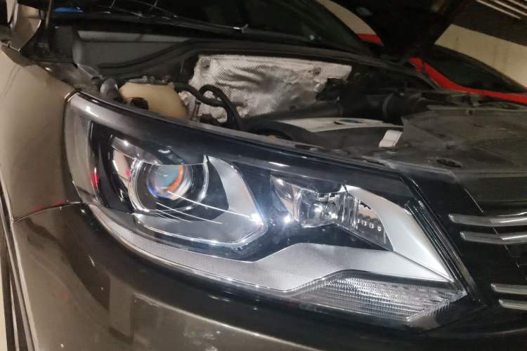 Used Volkswagen Tiguan 2016 300TSI Automatic Two-Wheel Drive Comfort Edition Right Front Headlight