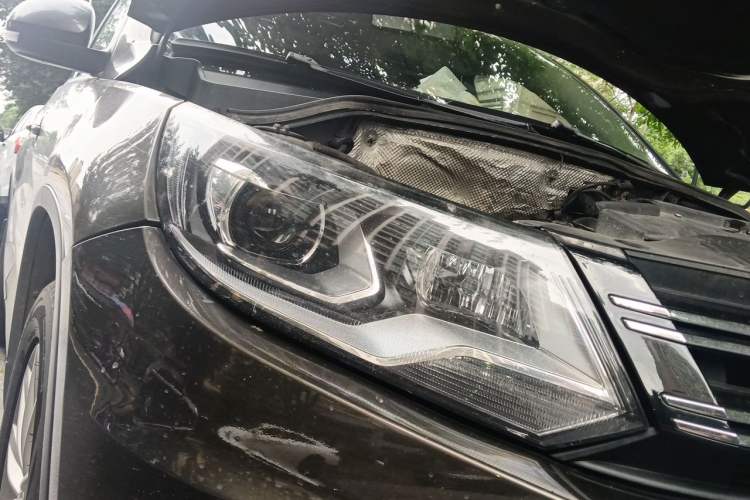 Used Volkswagen Tiguan 2016 280TSI Automatic Two-Wheel-Drive Silk Road Style Edition Right Front Headlight