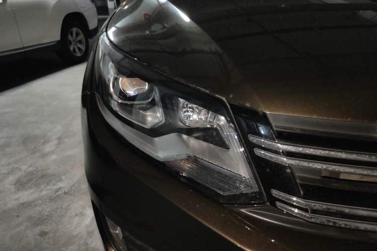Used Volkswagen Tiguan 2016 300TSI Automatic Two-Wheel Drive Luxury Edition Right Front Headlight