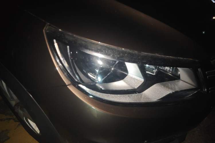 Used Volkswagen Tiguan 2016 300TSI Automatic Two-Wheel Drive Trend Edition Right Front Headlight