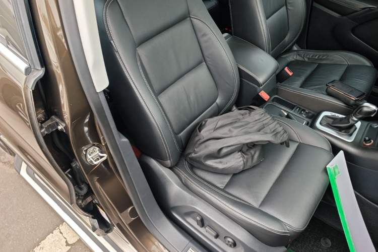 Used Volkswagen Tiguan 2016 300TSI Automatic Two-Wheel Drive Luxury Edition Right Front Seat