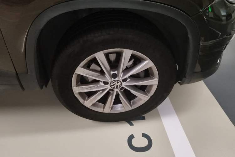 Used Volkswagen Tiguan 2016 300TSI Automatic Two-Wheel Drive Comfort Edition Right Front Wheel Hub