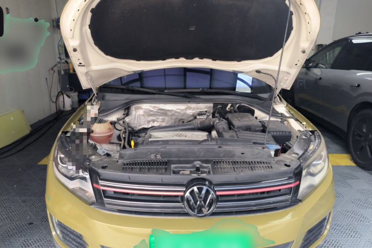 Used Volkswagen Tiguan 2016 300TSI Automatic Two-Wheel Drive Trend Edition Engine Bay