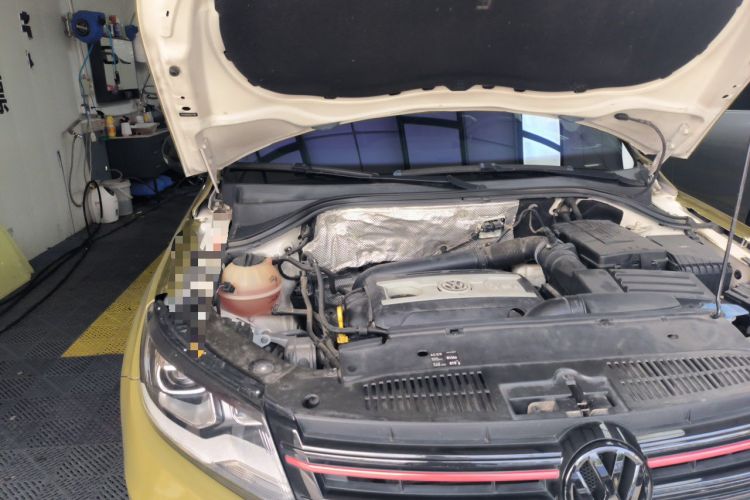 Used Volkswagen Tiguan 2016 300TSI Automatic Two-Wheel Drive Trend Edition Engine Bay Right