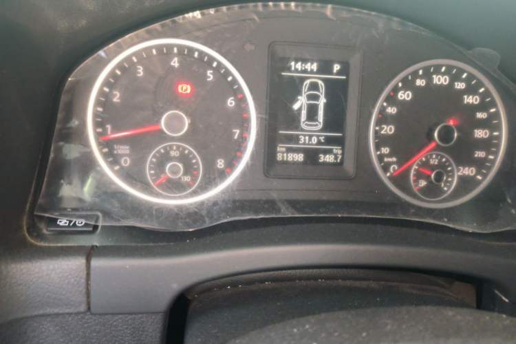 Used Volkswagen Tiguan 2016 300TSI Automatic Two-Wheel Drive Trend Edition Odometer Close Up