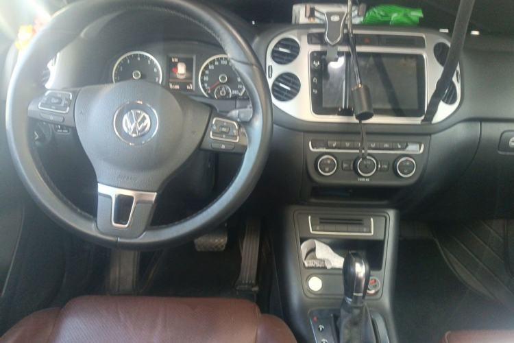 Used Volkswagen Tiguan 2016 300TSI Automatic All-Wheel Drive Luxury Edition Center Console