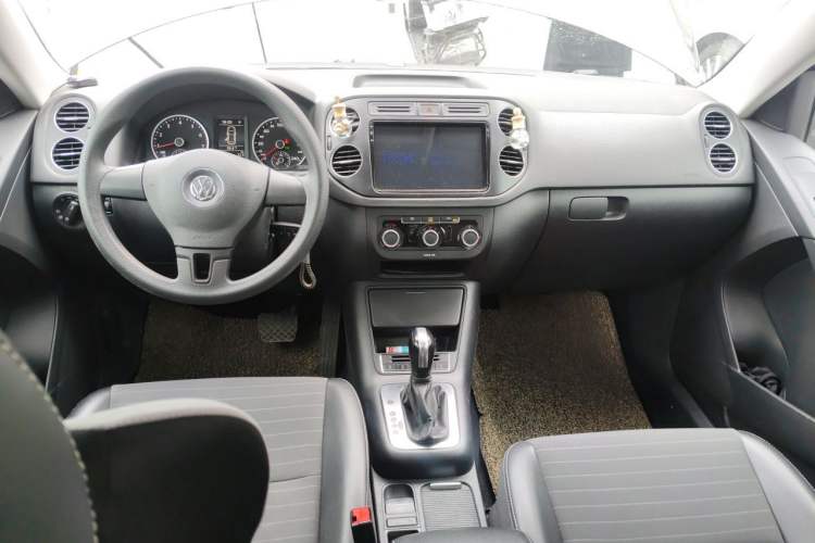 Used Volkswagen Tiguan 2016 280TSI Automatic Two-Wheel-Drive Silk Road Style Edition Center Console