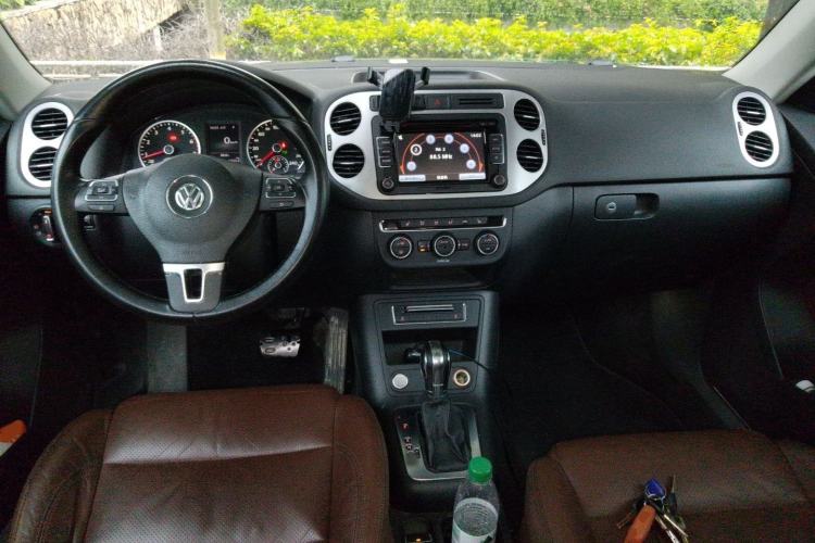 Used Volkswagen Tiguan 2016 330TSI Automatic All-Wheel Drive Luxury Edition Center Console