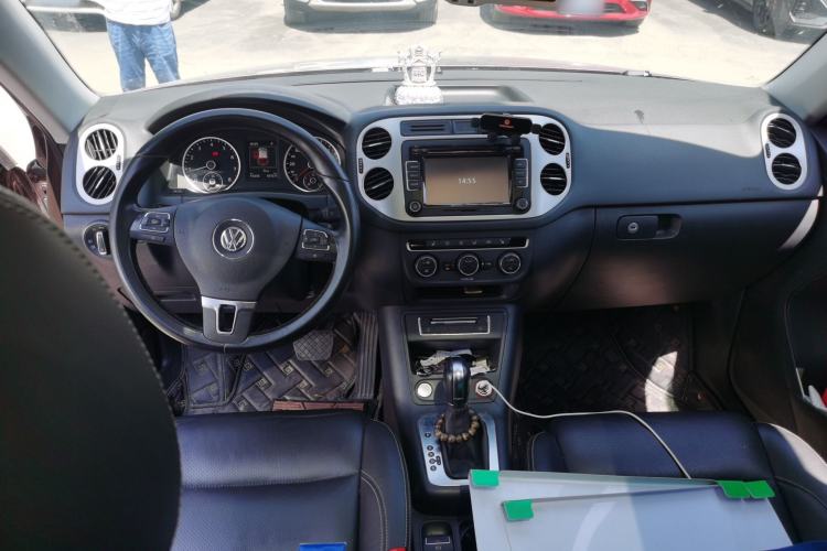 Used Volkswagen Tiguan 2016 300TSI Automatic All-Wheel Drive Luxury Edition Center Console