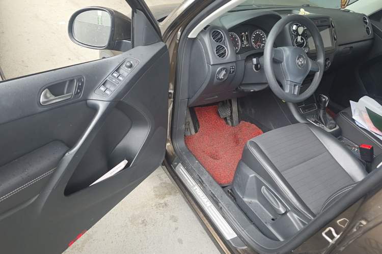 Used Volkswagen Tiguan 2016 280TSI Automatic Two-Wheel-Drive Silk Road Style Edition Driver Seat
