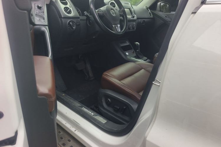Used Volkswagen Tiguan 2016 330TSI Automatic All-Wheel Drive Luxury Edition Driver Seat