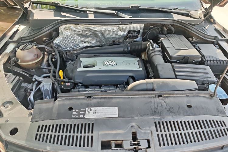 Used Volkswagen Tiguan 2016 300TSI Automatic Two-Wheel Drive Luxury Edition Engine Bay