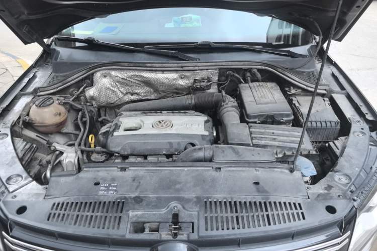 Used Volkswagen Tiguan 2016 300TSI Automatic Two-Wheel Drive Luxury Edition Engine Bay