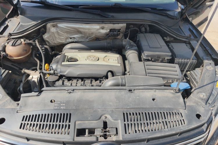 Used Volkswagen Tiguan 2016 300TSI Automatic Two-Wheel Drive Trend Edition Engine Bay
