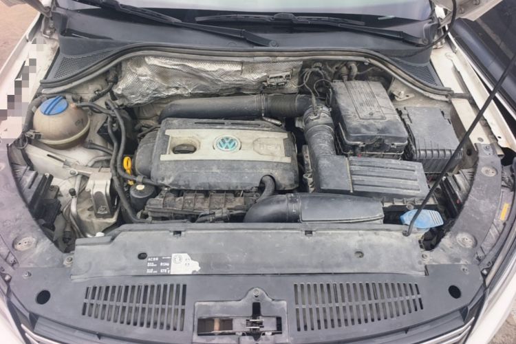 Used Volkswagen Tiguan 2016 330TSI Automatic All-Wheel Drive Luxury Edition Engine Bay